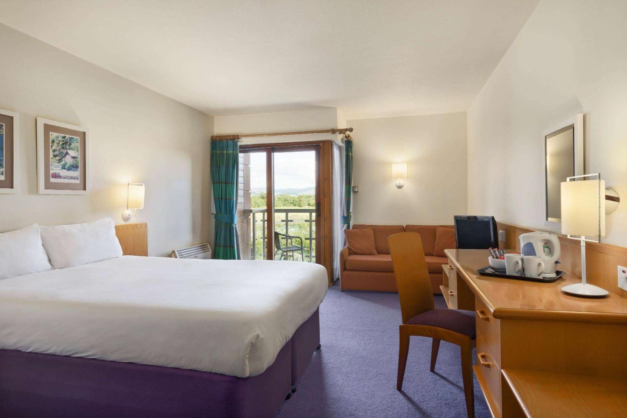 Johnstonebridge Days Inn Lockerbie - Annandale Water מראה חיצוני תמונה